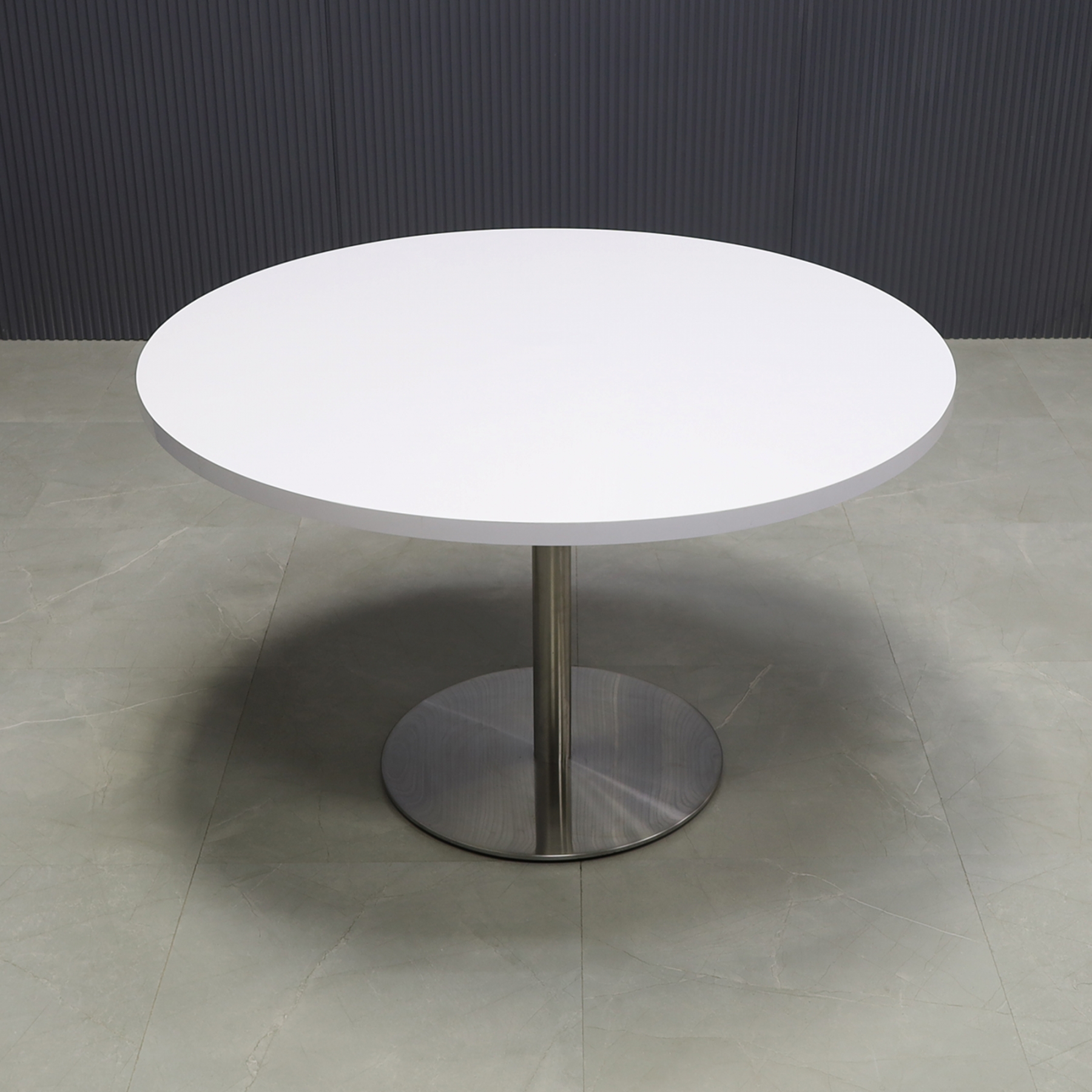 AURA  Table Round laminate table with 4-star base By Ersa